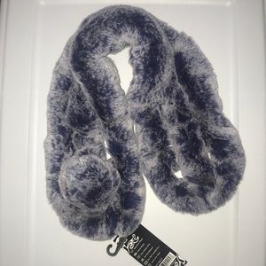 NWT!! Soft faux fur neck warming wrap/scarf